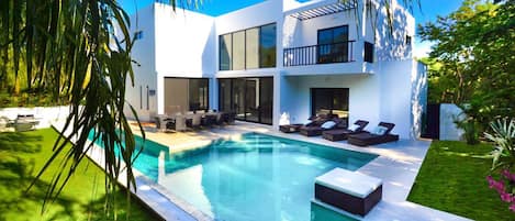 Villa Pearl comes  with a  private large 40ft pool.