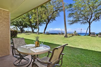 RESORT LIVING AT IT'S BEST! GORGOUS DIRECT BEACHFRONT CONDO IN KA'ANAPALI!