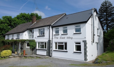 4* Family accommodation in a small farm setting close to beaches and attractions