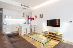 Salon avec cuisine