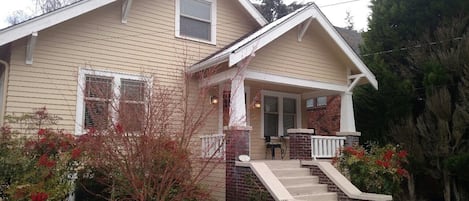 Lovely three bedroom craftsman home