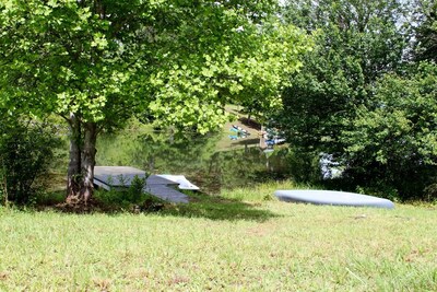 Lakefront 3 Bedroom, 2 Bath and Pet Friendly Near Chattooga River and Belle Farm