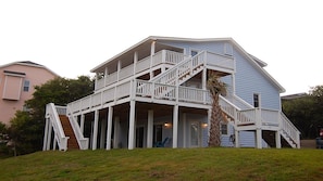 2nd row, Oceanviews, 2 kitchens! Lots of Deck Space!