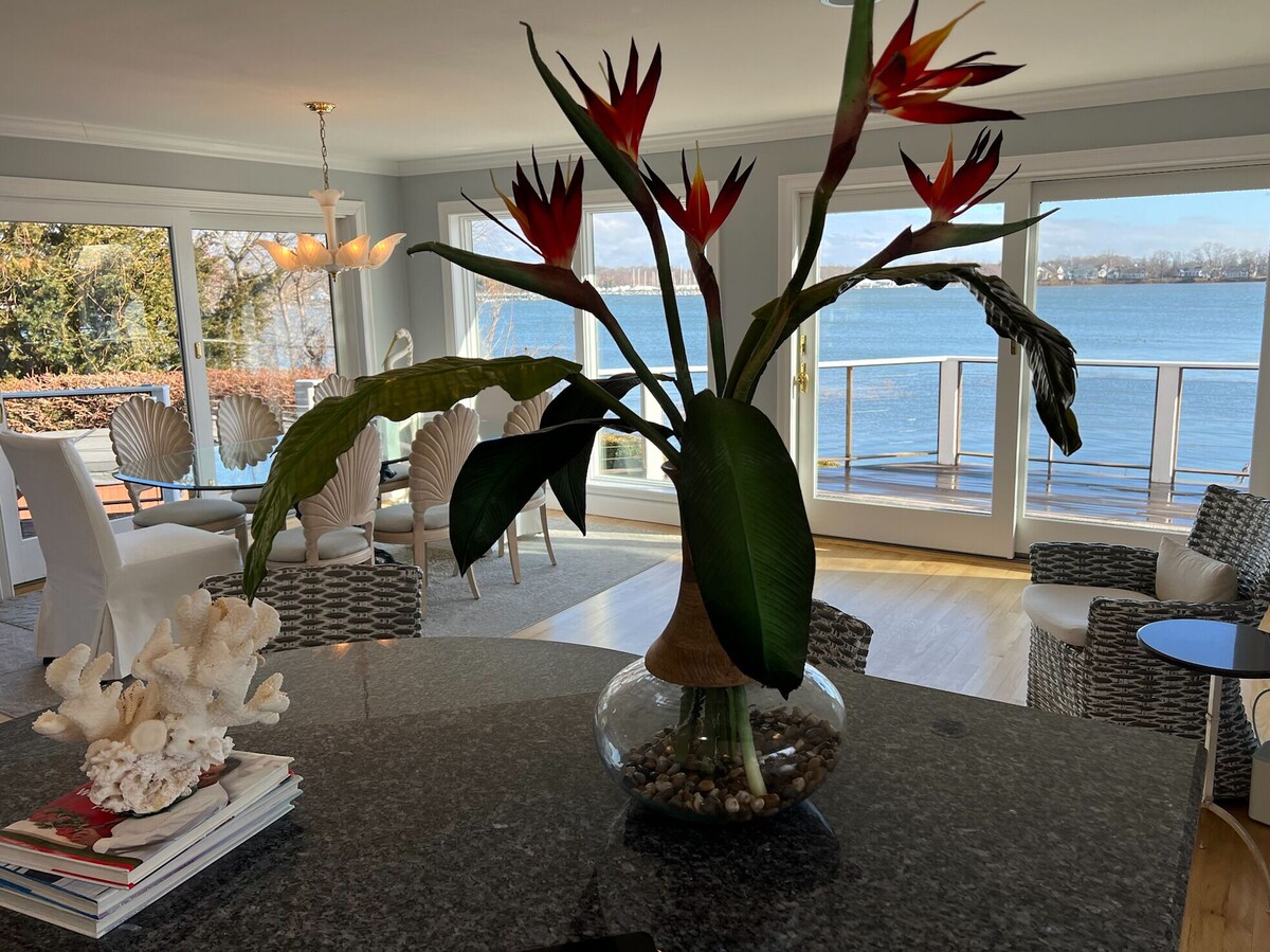 Summer Specials Private Beach  Hot Tub, Amazing Waterfront