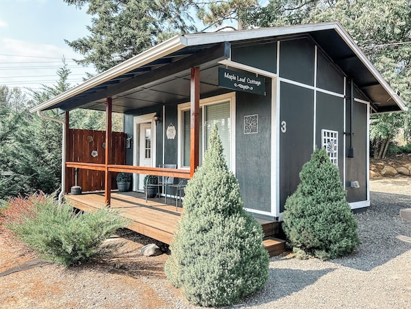 Maple Leaf Cottage #3