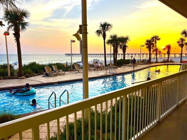 Sweet Sunsets Daily!