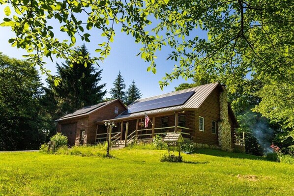 Roscoe Retreat 
5 plus acres in Trout Town USA!