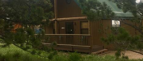 Front of cabin. Welcome to Ruby's Retreat!