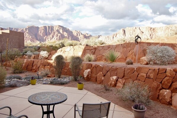 "SERENE DESERT GETAWAY"   COME RELAX!!