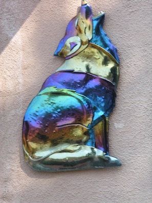 Coyote Casita 
(outside glass art)