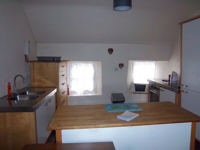 Spacious Peak District Apartment, Pets Welcome, Sleeps 2, Open Fire