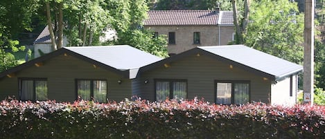 Außenseite Ferienhaus [Sommer]