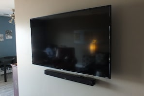 Flat screen tv.