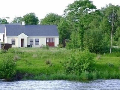 Lakeside Cottage In Kesh mit Panoramablick über Lough Erne, 