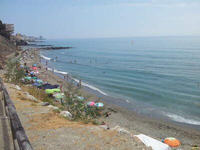 Apartment on the semi-private beach, terrace with sea views and WIFI