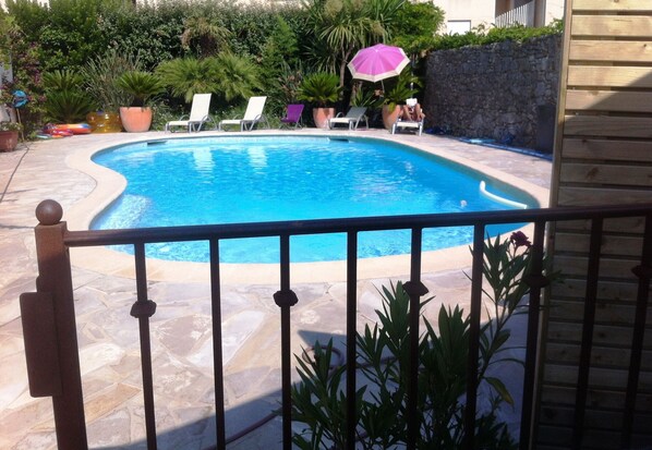 Piscine accessible entre 10h et 18h 