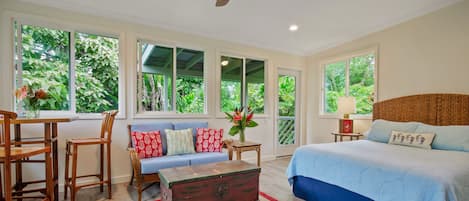 High Ceiling, lots of windows and natural light