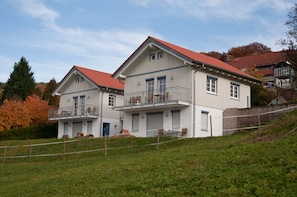 Ferienhäuser
oberer Stock Typ Ferienhaus, unterer Stock Ferienappartement