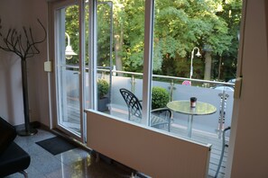 Balkon über die Gesamtfläche der Wohnung.