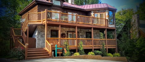 The View At Gatlinburg
310 Brown Wren Way
Gatlinburg TN 37738
Level parking