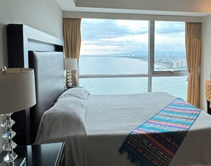 Master Bedroom (views of the marina)