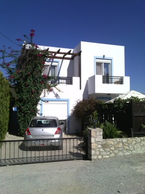 Villa front elevation