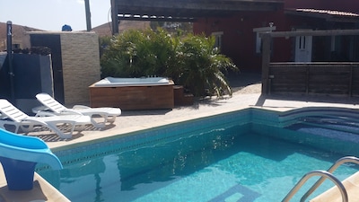 Casa Ary - Villa con piscina privada, jacuzzi, BBQ, WiFi gratis ideal familias