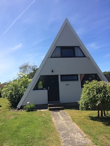 Schickes, strandnahes Ferienhaus,  Top-Lage, WLAN, Räder, Garten, Parken am Haus