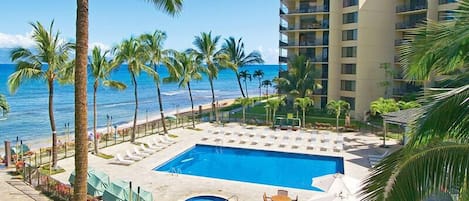 You can relax by the beach while taking a dip in the Freshwater Ocean Pool