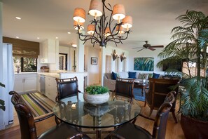 Comfortable dining area 