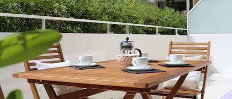 A 15 m2 is available for your use to enjoy a casual breakfast