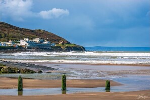 Westward Ho! Beach, sandy beach which extends 2 miles