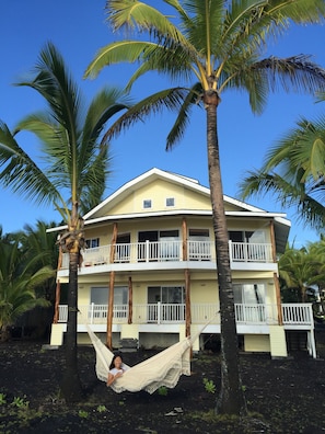 Relax the days away at Pali Hale