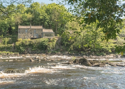 A private Dales cottage with fabulous waterfall view in lovely Barnard Castle