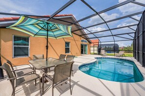 Enjoy the all day sun in this glorious south west facing pool. 