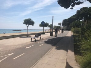 paseo a cambrils puerto aproximadamente. 3 km