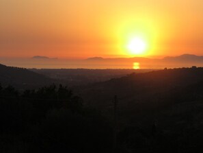 Blick von der Terrasse am Abend