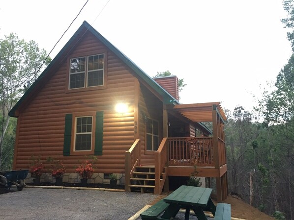 Welcome to The Curious Bear Cabin in Gatlinburg Tennessee