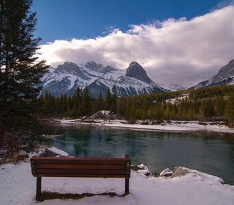 Copperstone 2BR in the Canadian Rockies - Dog-Friendly, Shared Hot Tub