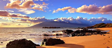  Sunsets at Kamaole Beach Park, 7 Min. walking distance