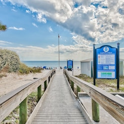 Beach access point at Shirah Street, one block over