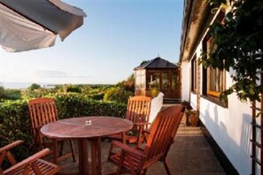 Terrasse / Balkon mit Blick auf See