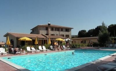 Apartment in Village-Residence La Pieve di Pomaia - Swimming pool - WiFi -Toscana