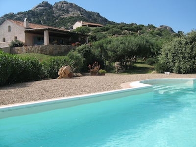 Gran casa de vacaciones con piscina con una vista panorámica impresionante, se admiten mascotas