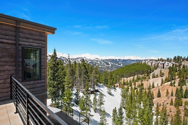 Witness stunning sights at this home!