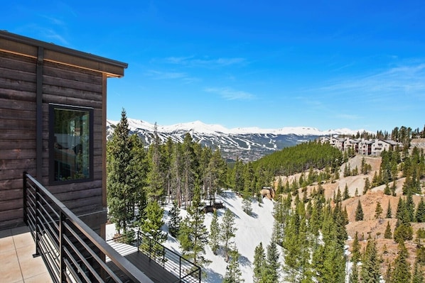 Witness stunning sights at this home!