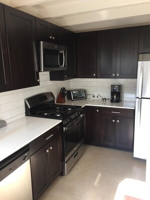 Completely New Kitchen, beautiful cabinets, granite counters, S.S. appliances