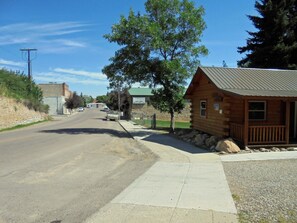 The cabin & Main Street 