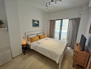 Double bedroom with en-suite