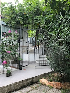 "Le Petit Paradis" con jardín en el centro de Nápoles, wi-fi gratuito